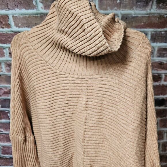 Women's DRRITA Oversized Ribbed Turtleneck Sweater Medium - Picture 3 of 7